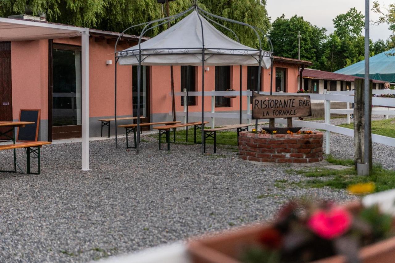 Agriturismo La Fornace Centro Ippico Комо Екстериор снимка