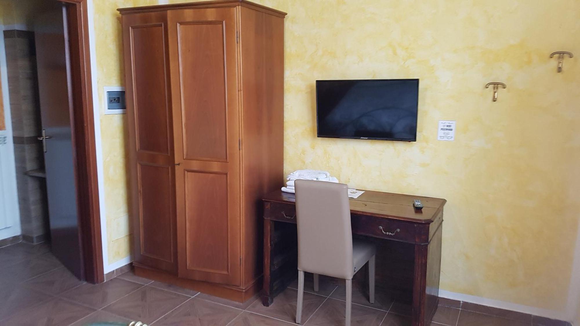 Agriturismo La Fornace Centro Ippico Комо Екстериор снимка