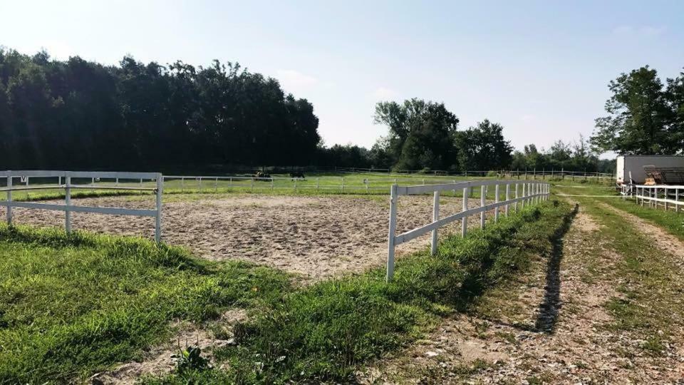 Agriturismo La Fornace Centro Ippico Комо Екстериор снимка
