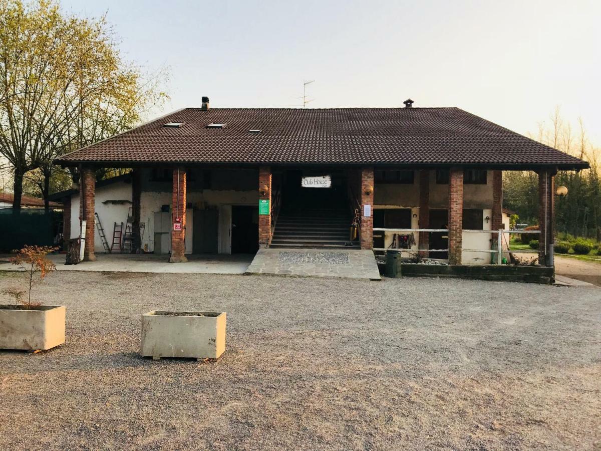 Agriturismo La Fornace Centro Ippico Комо Екстериор снимка